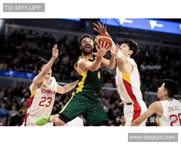 广州篮球队配合默契创新高助力球队在联赛中崭露头角